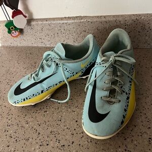 Girls Nike cleats soccer